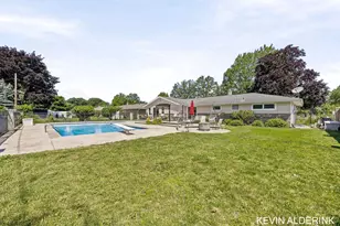 34 W 37th St, Holland, MI 49423 - Photo 3