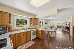 34 W 37th St, Holland, MI 49423 - Photo 9