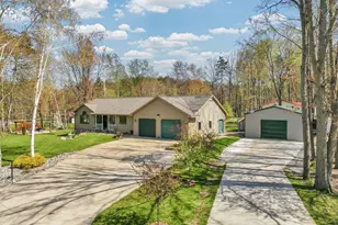 6304 Avon Ln, Cadillac, MI 49601 - Photo 3