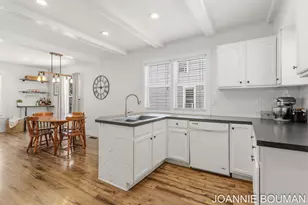 228 N Ottawa St, Zeeland, MI 49464 - Photo 9