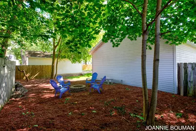 228 N Ottawa Street, Zeeland, MI 49464 - Photo 3