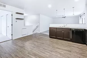 557 Swan River Dr, Benton Harbor, MI 49022 - Photo 9
