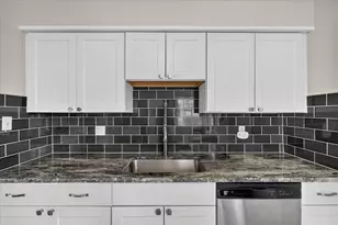 2331 Rowland Ave, Royal Oak, MI 48067 - Photo 15