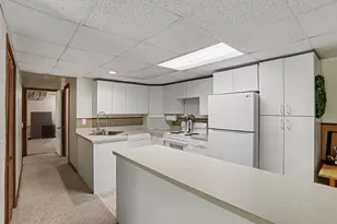 10836 Stadium Dr, Kalamazoo, MI 49009 - Photo 19