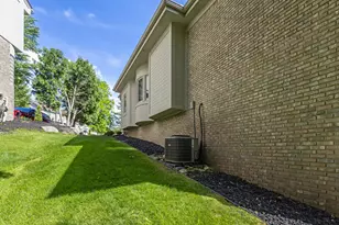 28044 Hickory Cir, Farmington, MI 48331 - Photo 53