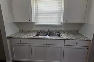 9245 Archdale St, Detroit, MI 48228 - Photo 5
