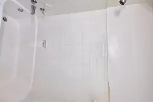 9245 Archdale St, Detroit, MI 48228 - Photo 15