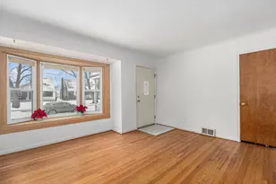 9885 Hubert Ave, Allen Park, MI 48101 - Photo 3