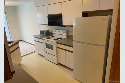 2445 Mulberry Court, Ann Arbor, MI 48104 - Photo 9