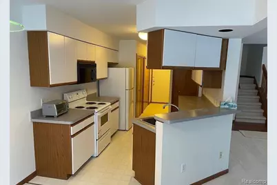 2445 Mulberry Court, Ann Arbor, MI 48104 - Photo 7