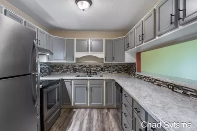 193 Laurelwood Court SW, Grand Rapids, MI 49548 - Photo 5