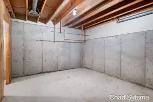 193 Laurelwood Ct SW, Grand Rapids, MI 49548 - Photo 19