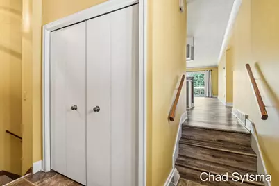 193 Laurelwood Court SW, Grand Rapids, MI 49548 - Photo 3