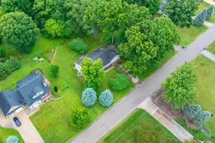 52135 Nancy Ln, Three Rivers, MI 49093 - Photo 5