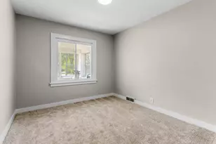 819 Harding St NW, Grand Rapids, MI 49544 - Photo 11