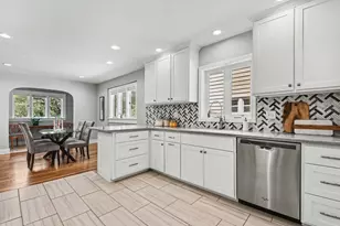 1240 Benjamin Ave SE, Grand Rapids, MI 49506 - Photo 11