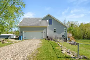 42083 40th St, Paw Paw, MI 49079 - Photo 25