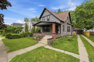 1009 Second St NW, Grand Rapids, MI 49504 - Photo 3