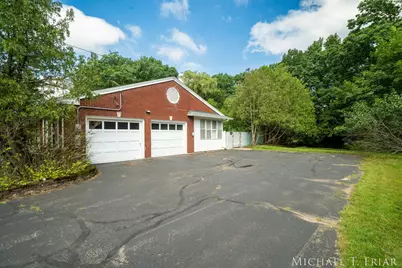 1705 Derbyshire Street SE, Grand Rapids, MI 49508 - Photo 3