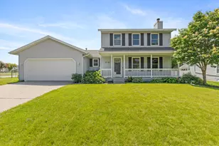 2576 Mapleview St SE, Grand Rapids, MI 49508 - Photo 1