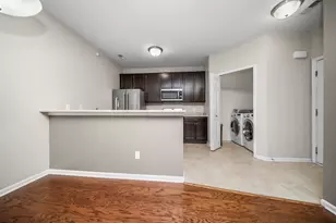 1013 E Summerfield Glen Cir, Ann Arbor, MI 48103 - Photo 5