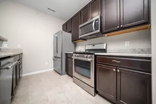 1013 E Summerfield Glen Cir, Ann Arbor, MI 48103 - Photo 3