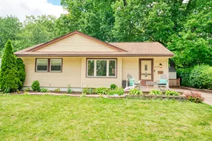 717 Carbeck Dr, Ann Arbor, MI 48103 - Photo 3