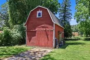 117 Knapp St, Allegan, MI 49010 - Photo 5