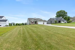 5832 Thornapple River Dr SE, Grand Rapids, MI 49512 - Photo 3