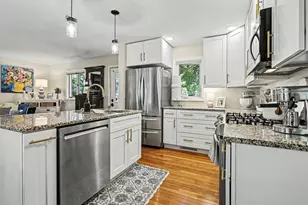 3010 Bonnie Ln, Saint Joseph, MI 49085 - Photo 7