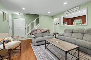 25286 Castlewood Dr, Trenton, MI 48183 - Photo 3