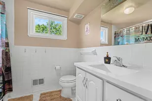 25286 Castlewood Dr, Trenton, MI 48183 - Photo 15