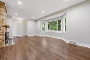 1218 Pinehurst Blvd, Kalamazoo, MI 49006 - Photo 3