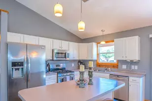 7904 West Side Dr, Hudsonville, MI 49426 - Photo 11