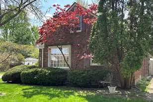 1953 Oxford Rd, Grosse Pointe, MI 48236 - Photo 5