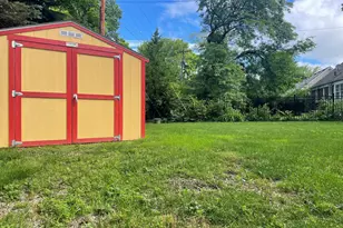 27551 Goldengate Dr W, Lathrup Village, MI 48076 - Photo 21