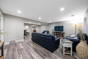 907 N Sandalwood Cir, Muskegon, MI 49441 - Photo 23