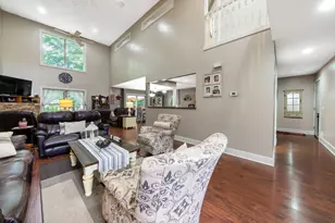 907 N Sandalwood Cir, Muskegon, MI 49441 - Photo 5