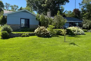 55895 Inn-D-Inn Dr, Dowagiac, MI 49047 - Photo 1