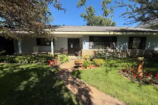 55895 Inn-D-Inn Dr, Dowagiac, MI 49047 - Photo 11