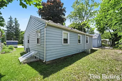 212.5 E Montcalm Street, Greenville, MI 48838 - Photo 23