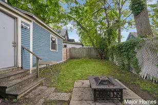 323 Robey Pl SE, Grand Rapids, MI 49506 - Photo 27