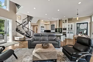 4691 Mapleview Ave, West Bloomfield, MI 48324 - Photo 9