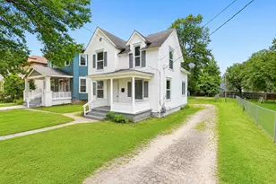 1128 Sigsbee St SE, Grand Rapids, MI 49506 - Photo 1
