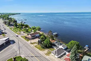 5752 W Houghton Lake Dr, Houghton Lake, MI 48629 - Photo 3