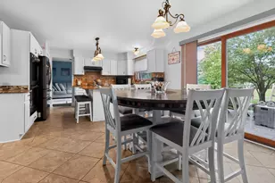 18175 Queensbury Dr, Livonia, MI 48152 - Photo 9