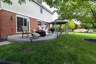 18175 Queensbury Dr, Livonia, MI 48152 - Photo 5