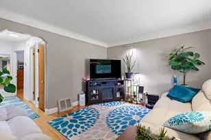 736 Farnham Ave, Lincoln Park, MI 48146 - Photo 7