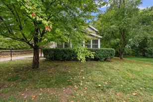 2222 Hoyle Ave NW, Grand Rapids, MI 49544 - Photo 3