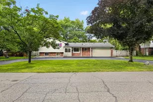 32463 Dunford St, Farmington Hills, MI 48334 - Photo 3